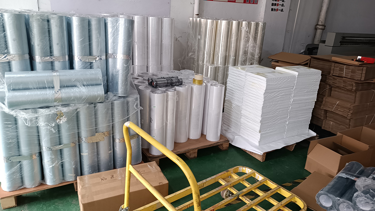 紙質(zhì)包裝材料中的水晶標(biāo)展示 AB膜工藝的精妙應(yīng)用
